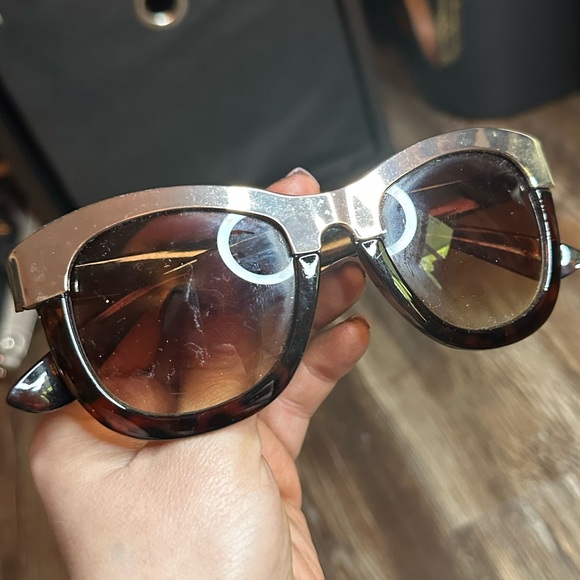 Betsey Johnson sunglasses - Picture 1 of 4